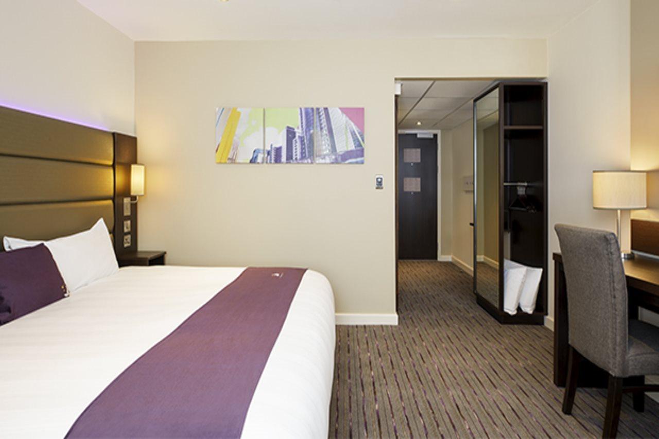 Premier Inn London Woolwich Exterior photo