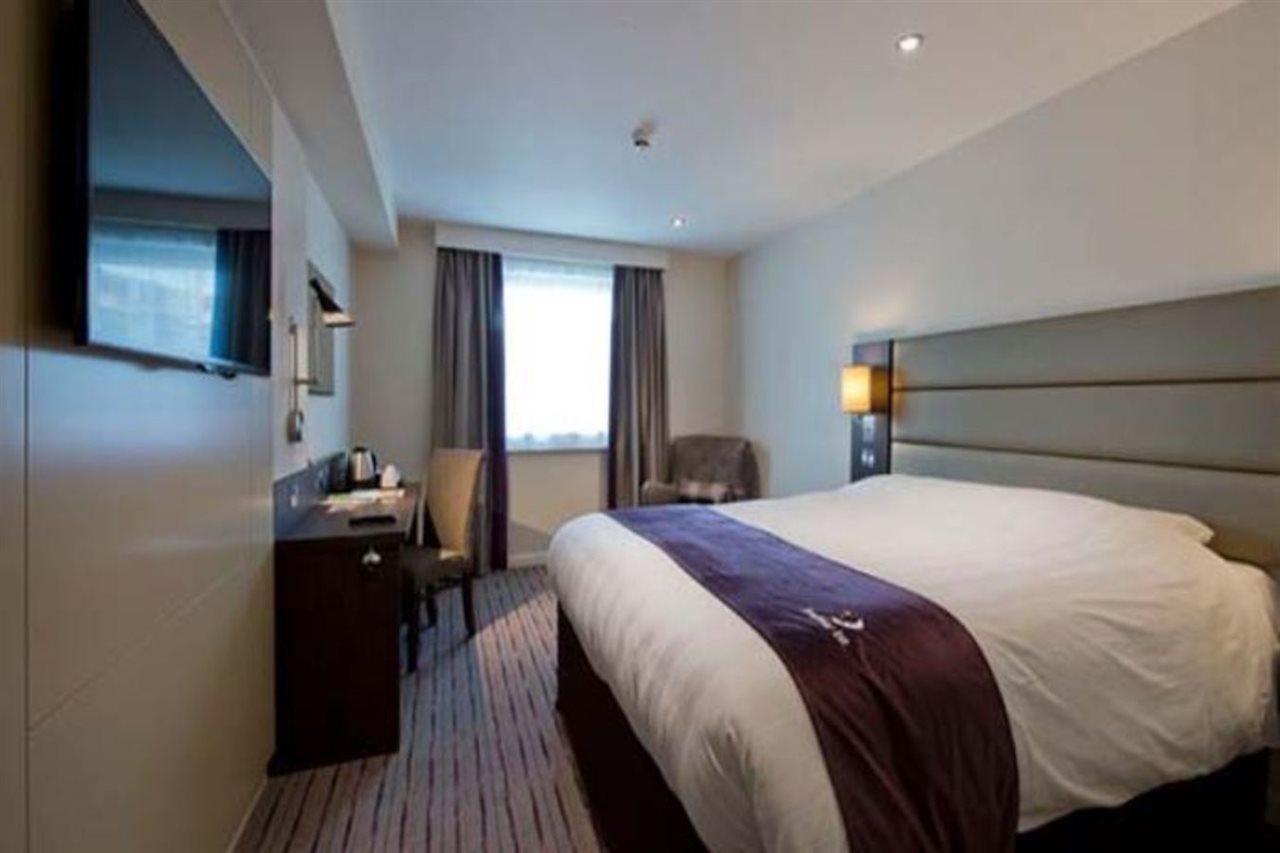 Premier Inn London Woolwich Exterior photo