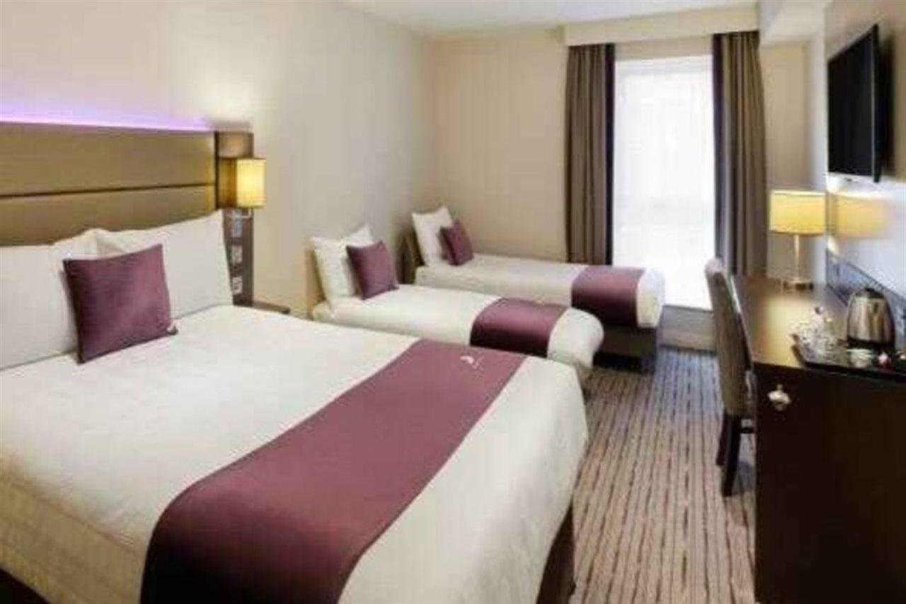Premier Inn London Woolwich Exterior photo